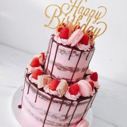 CAKE-Naked Cake 7 and 9 Inches with Maracons and Strawberries. Vanilla/Pineapple/Coconut/Lemon/Orange Flavour. Available in 3Days after Ordering.